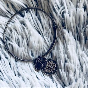 ⭐️Alex and Ani Buddha/Succulant Bracelet⭐️